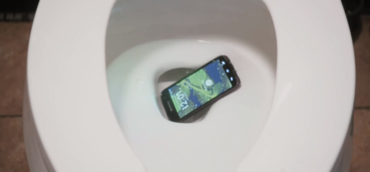 Mijn telefoon ligt in het toilet… Wat nu?